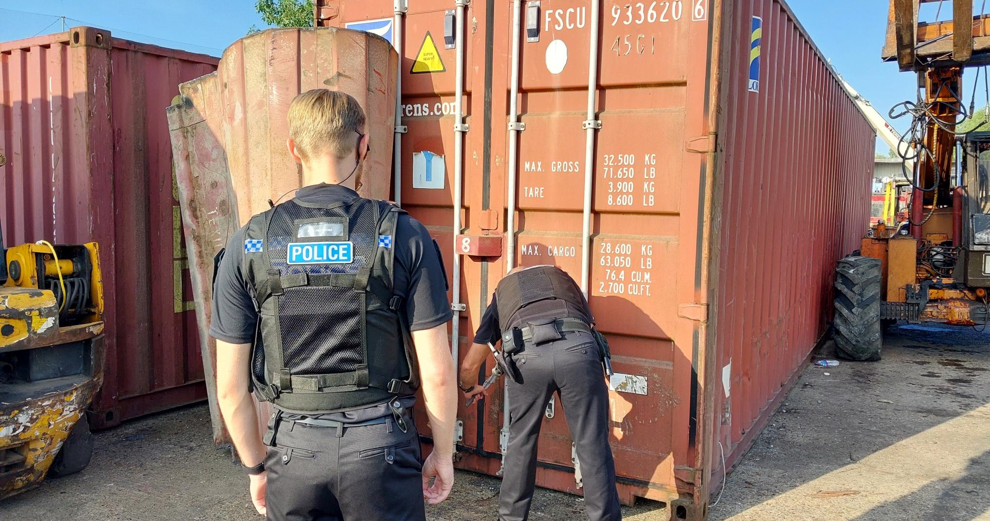 Powerpoint Rotation Arrows Shoebury: Two arrested in four warrants | Essex Police