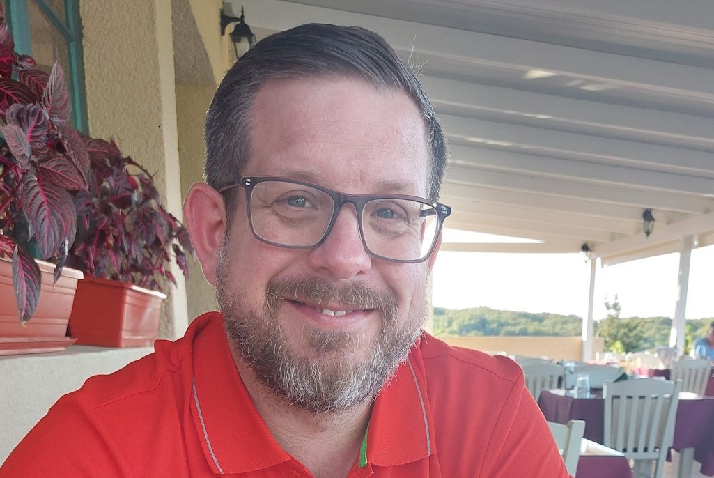 Mr Andrew Rayner