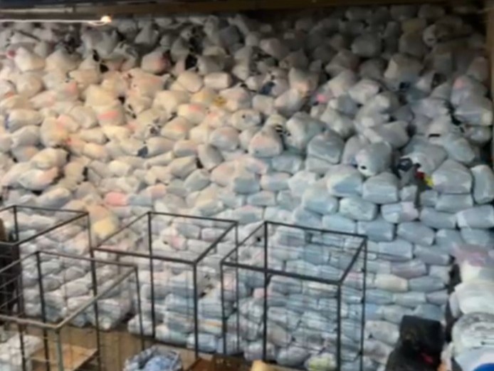 20251216 Clothes warehouse