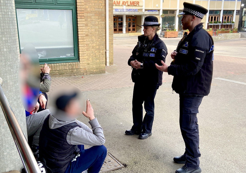 harlow-asb-patrols-drinkers-1024