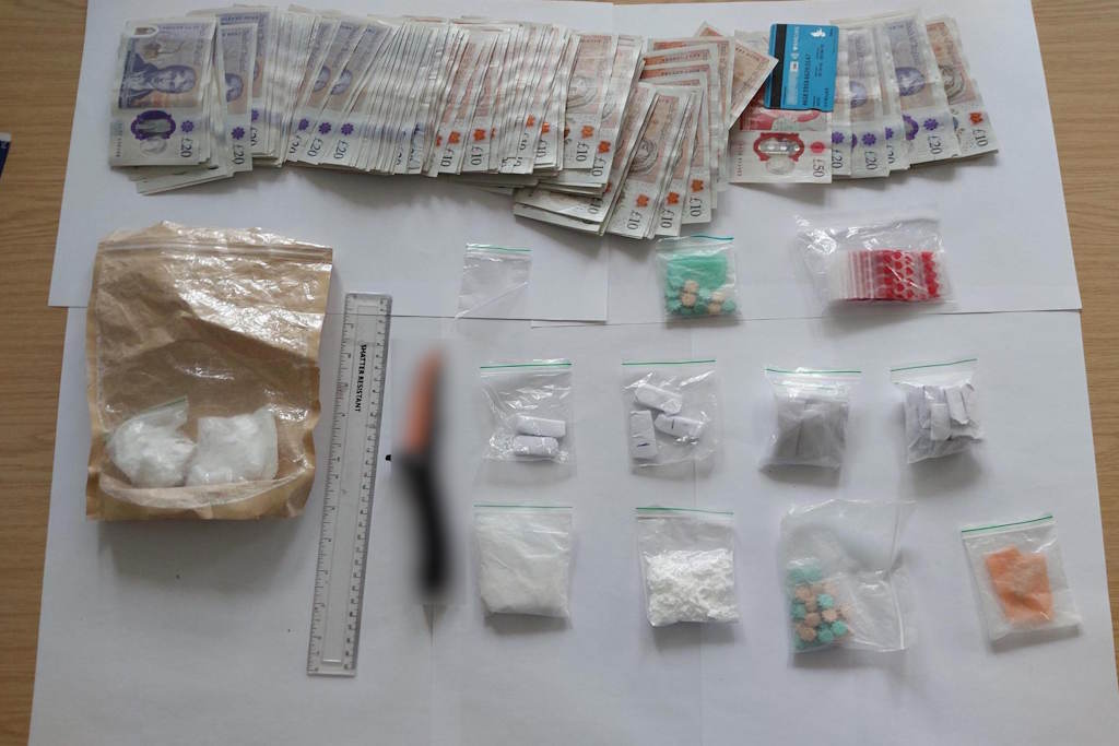 Drugs cash knife seized
