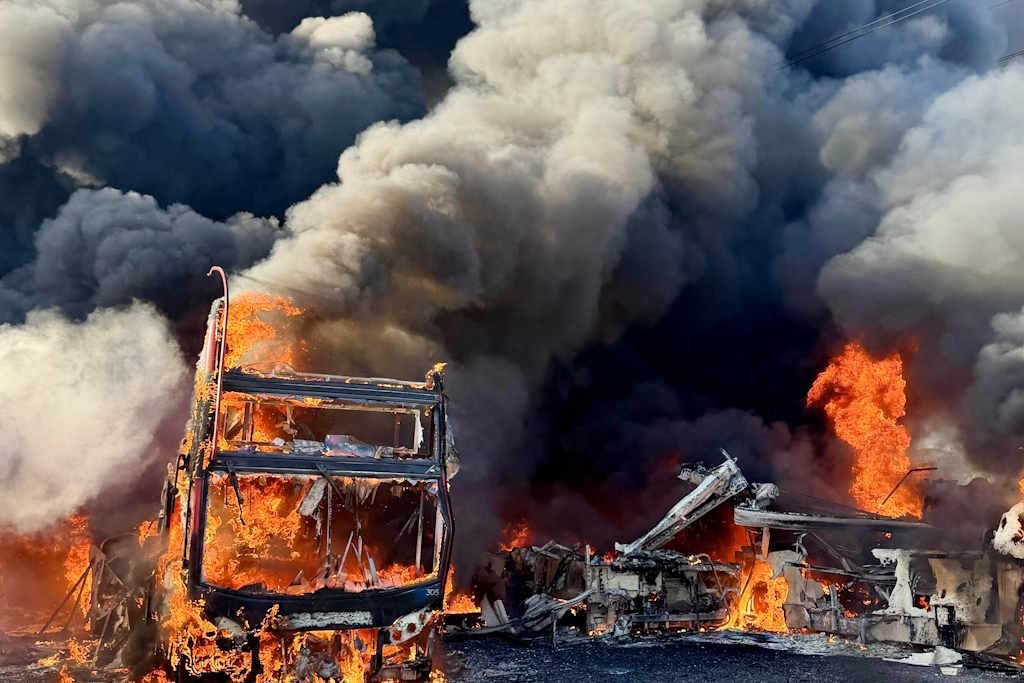 320489 - Chadell Bus Fire - 050626 001